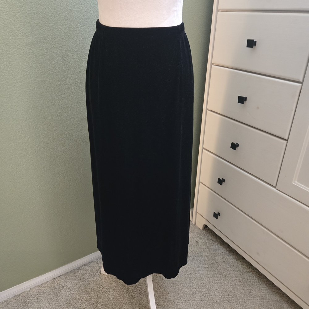 White Stag Women's Classic Black Stretch Velvet Maxi Skirt